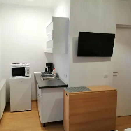 Violet House Apartment