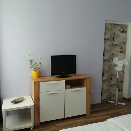 Violet House Apartment